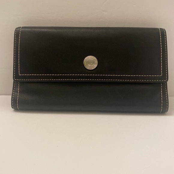 Coach Handbags - Coach Vintage Wallet